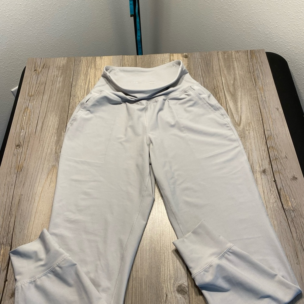 Old Navy Active Powersoft Go-Dry High Rise Cuffed Joggers Gray Women’s Small